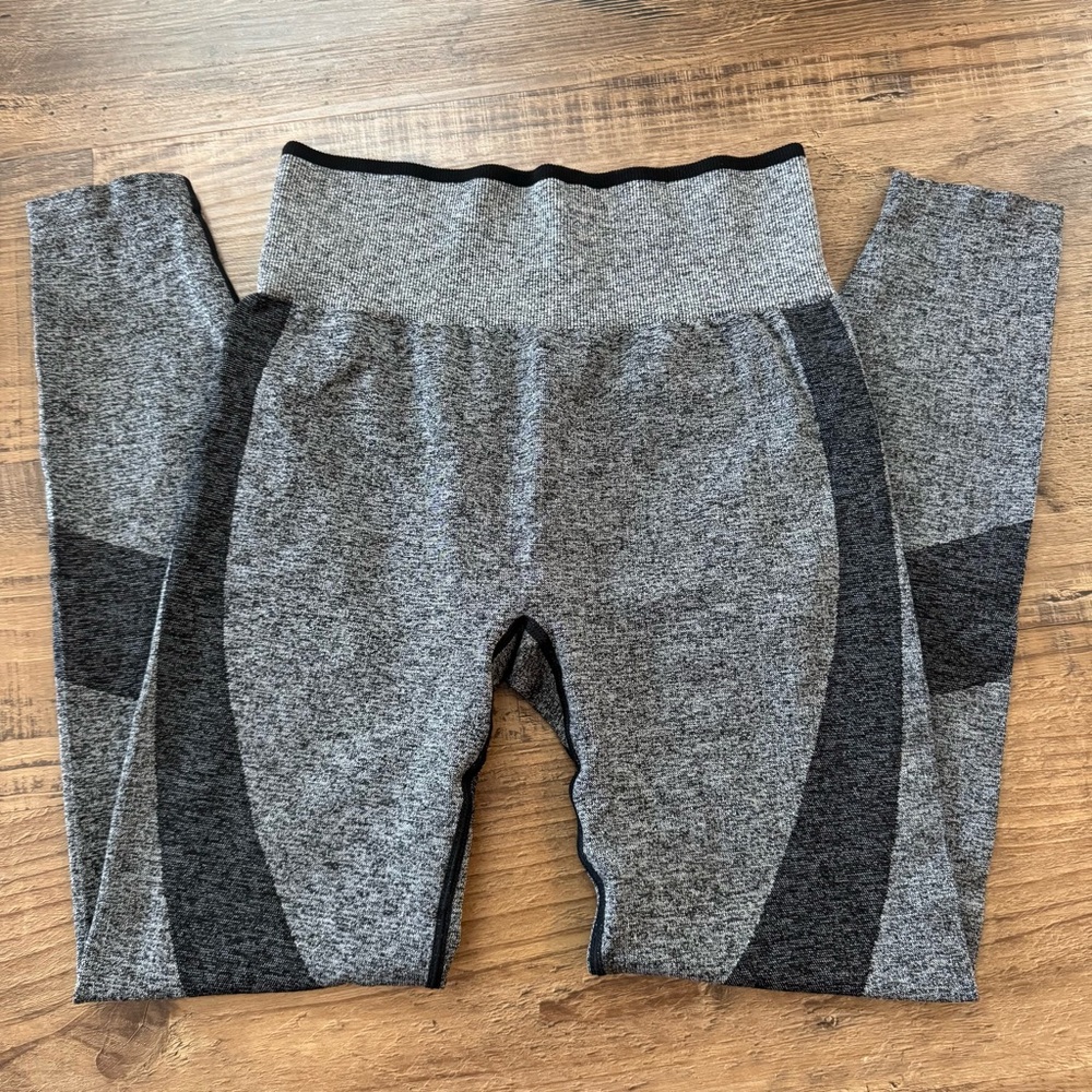 Victoria's Secret Pink Leggings M Grey Black Yoga Medium Work Out High Rise